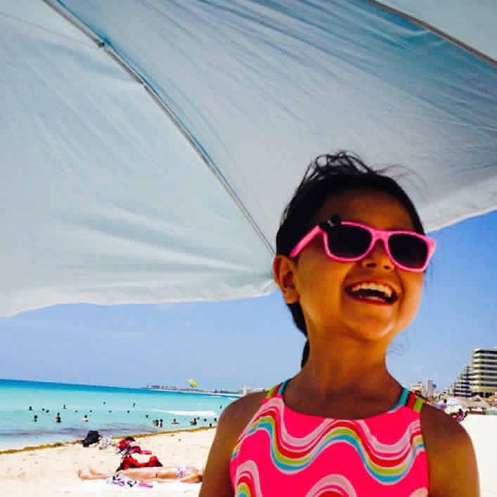 Barbarita feliz en Riviera Maya, Mexico